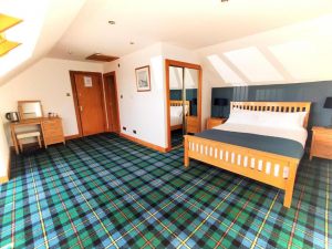 Dunstaffnage Marina Suites and Lodges