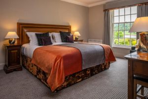 Knipoch Hotel