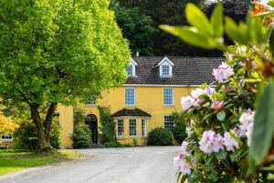 Knipoch Hotel