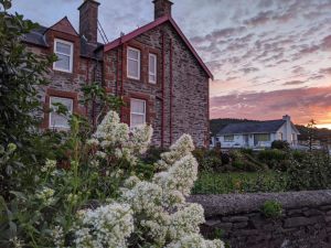 Drumfearne Guesthouse And Tearoom