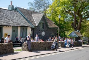 Oak Tree Inn