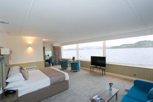 Duck Bay Hotel & Restaurant